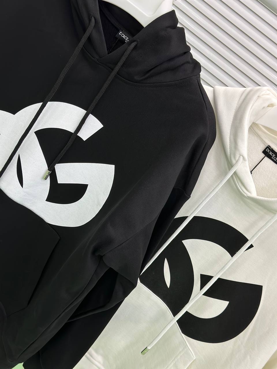 DG HOODIE BLACK OR WHITE