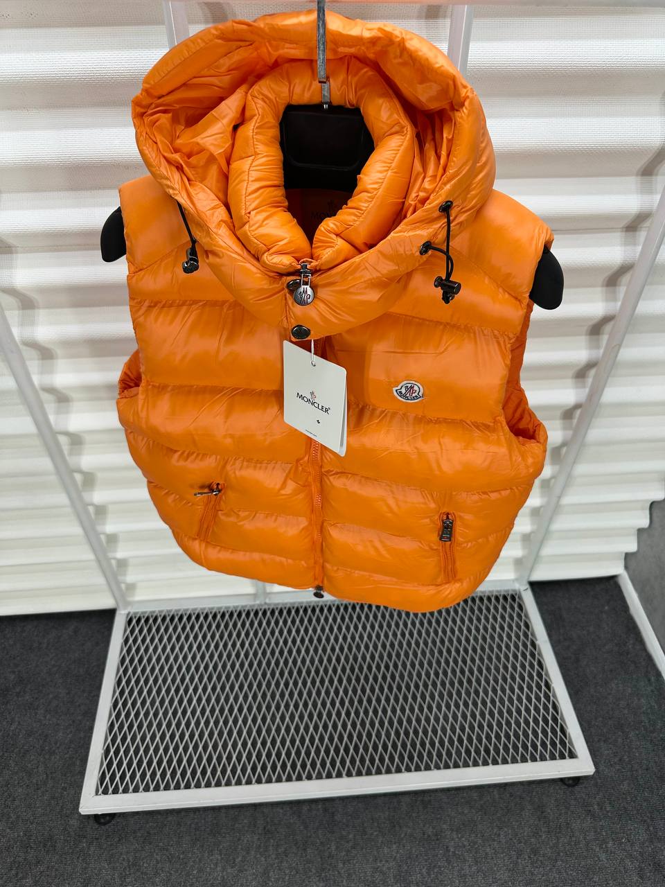 MNCLR ORANGE VEST