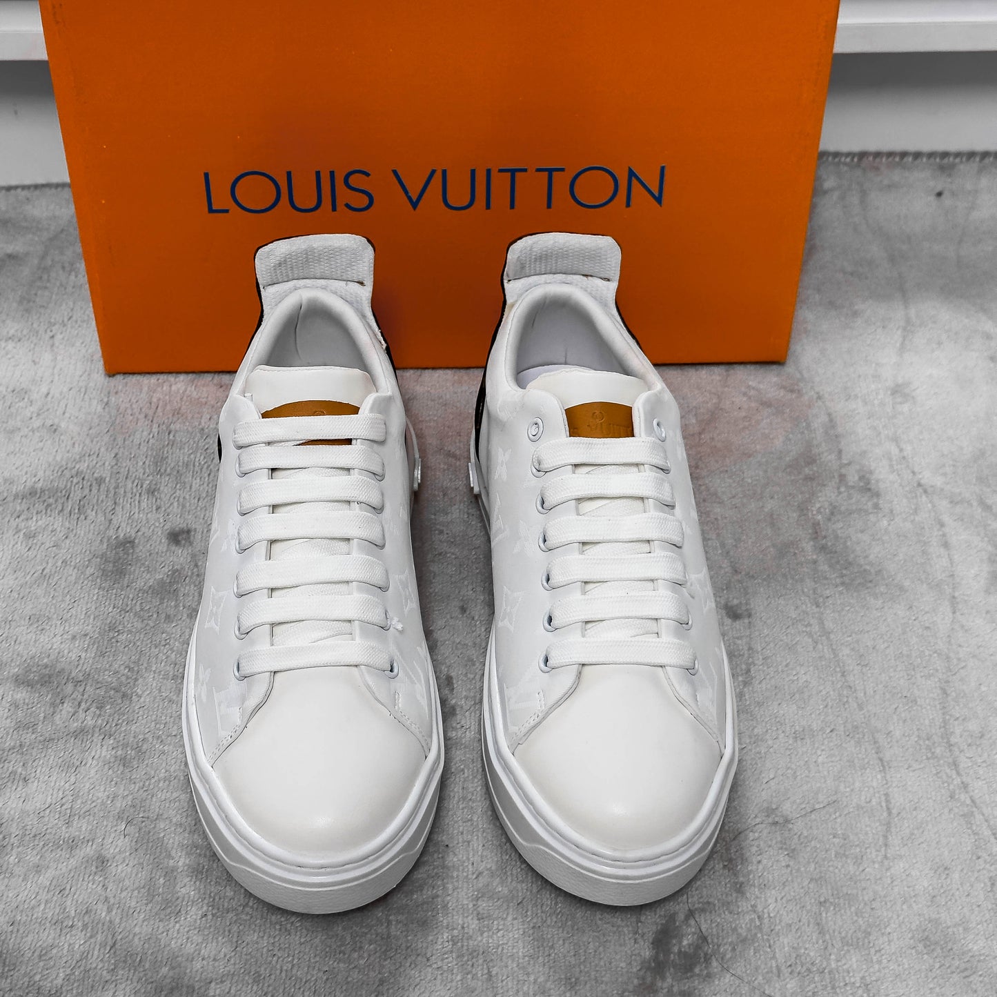 LV HOLOGRAM SNEAKERS