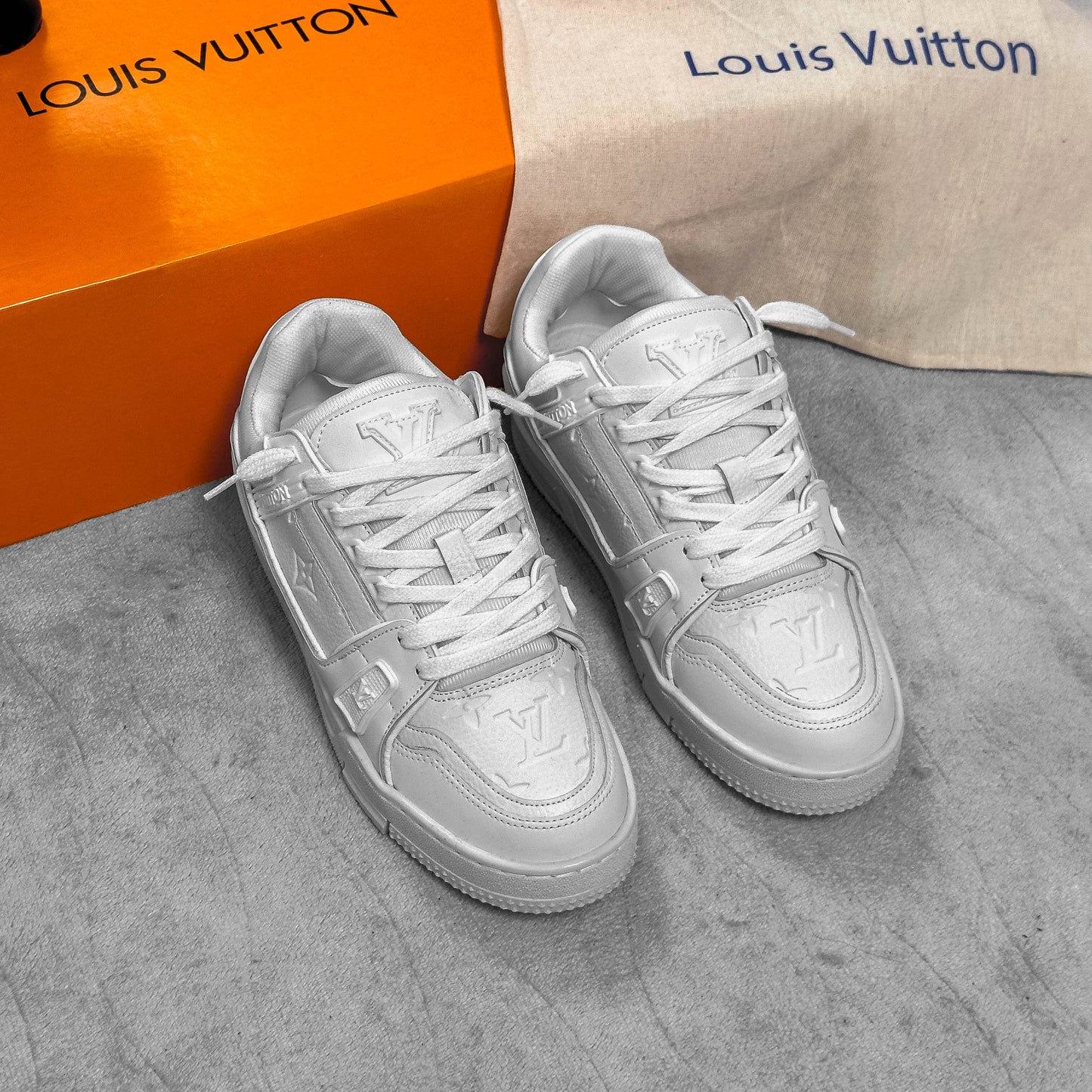 LV WHITE