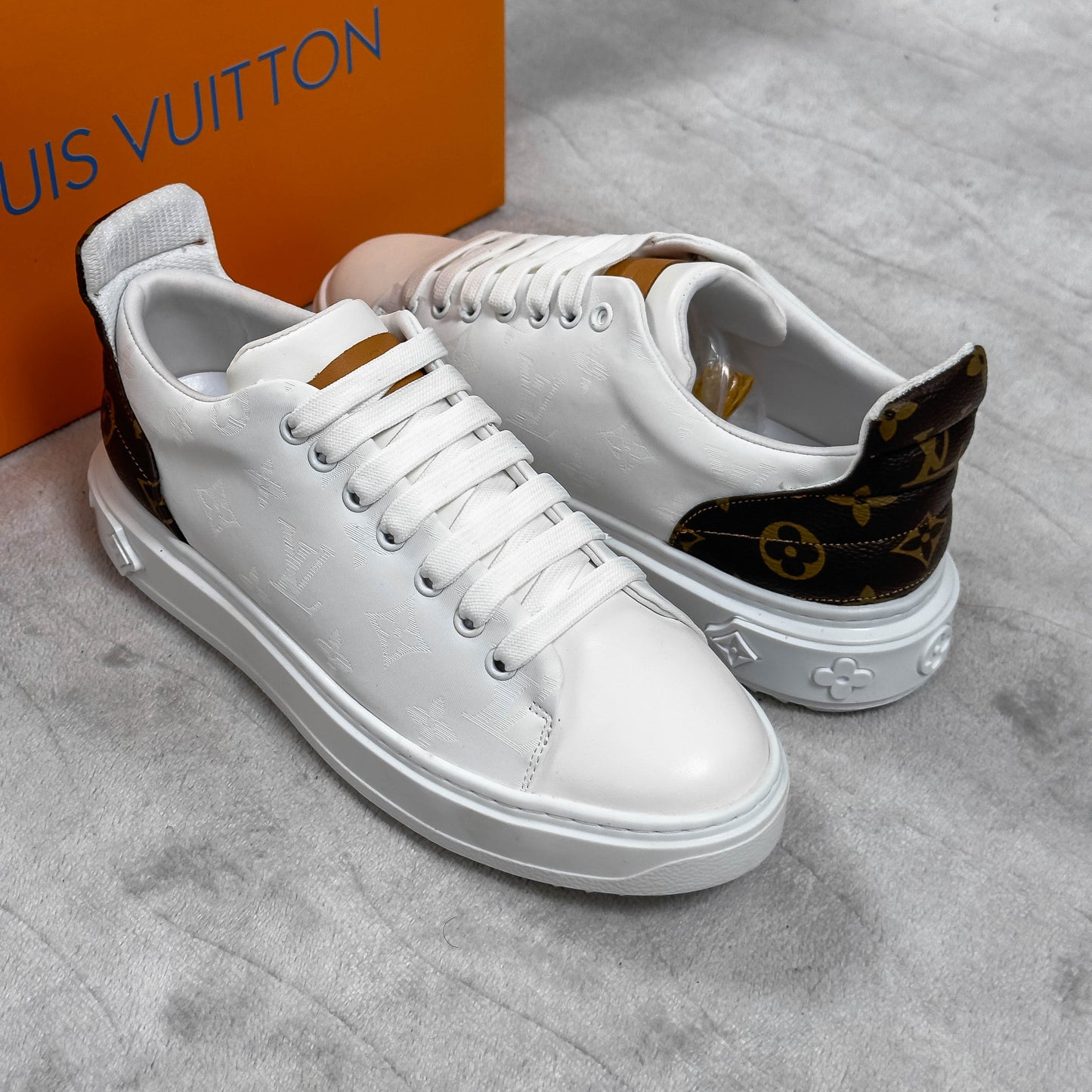 LV HOLOGRAM SNEAKERS