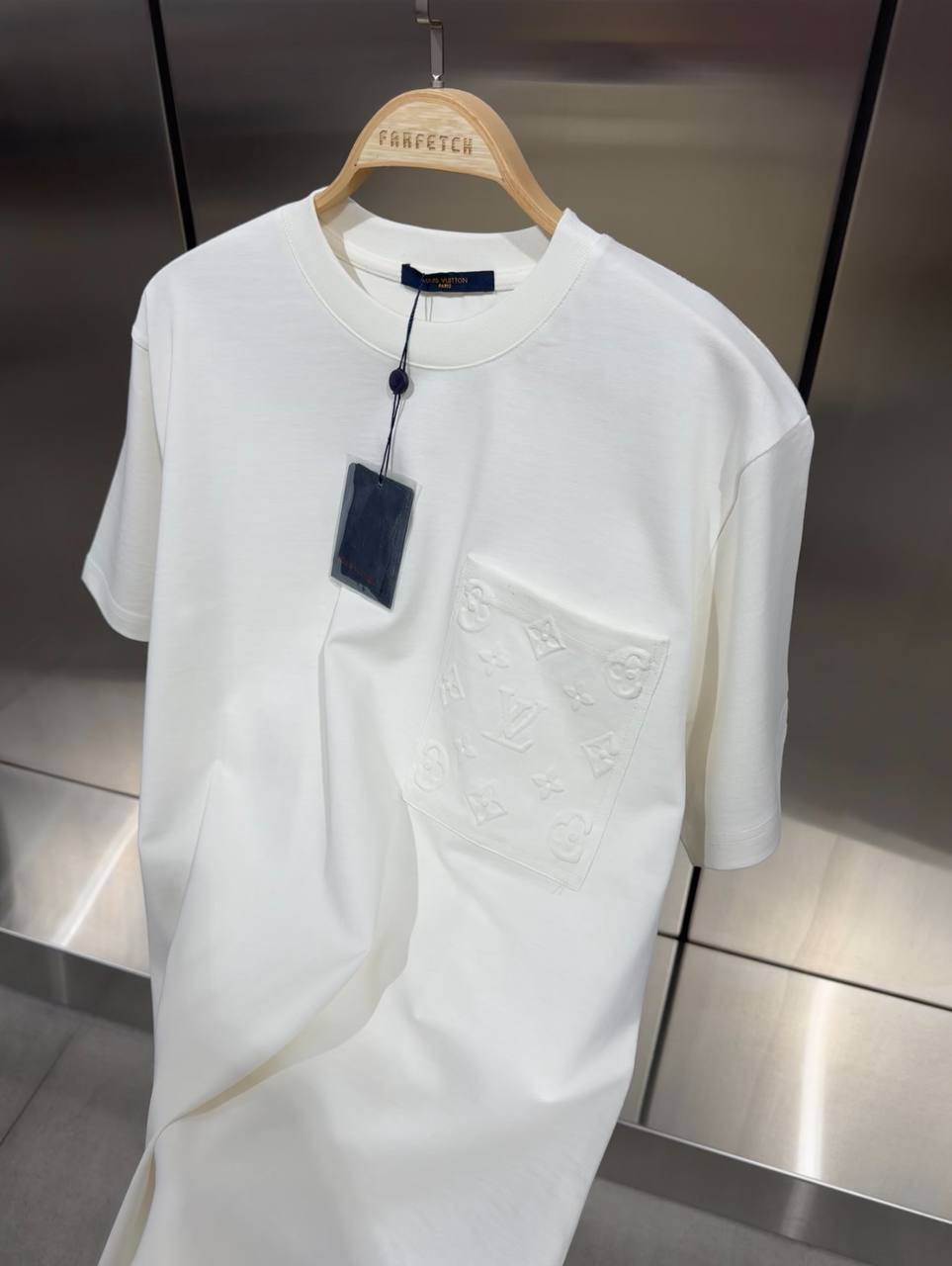 LV SIMPLE CLASSY T SHIRT