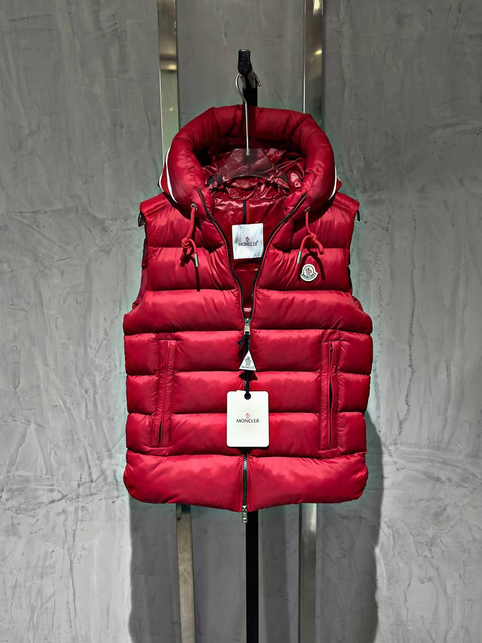 MNCLR RED VEST